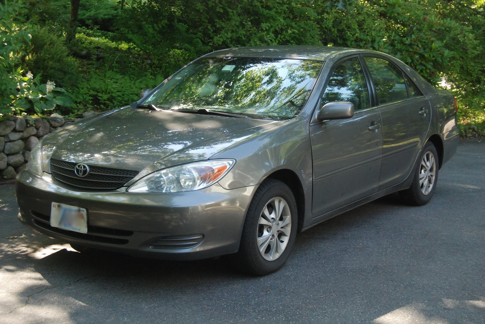 2004 Toyota camry le price