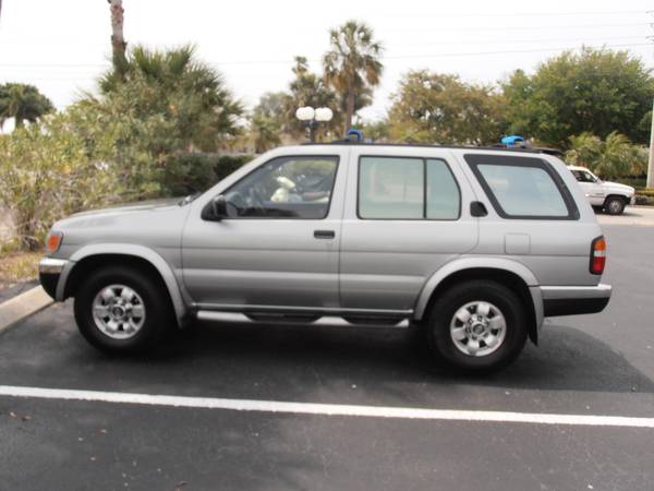 1999 Nissan pathfinder se limited #9