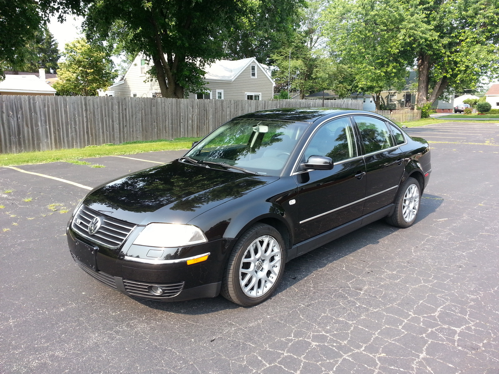 2003-volkswagen-passat-w8-4motion-sedan-in-pacific-blue-pearl-photo-5