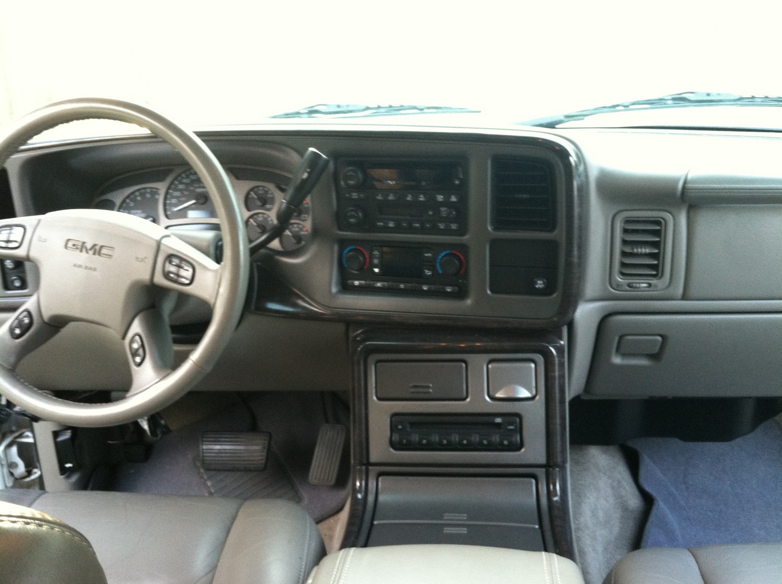 2005 Gmc yukon interior photos