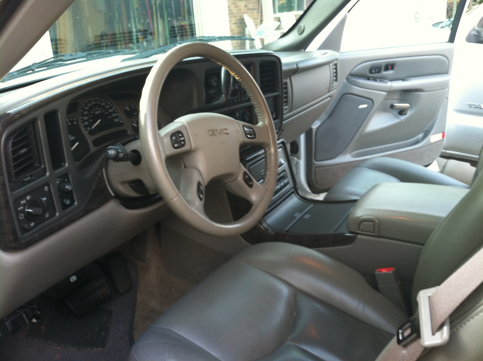 2005 Gmc yukon denali interior photos #2