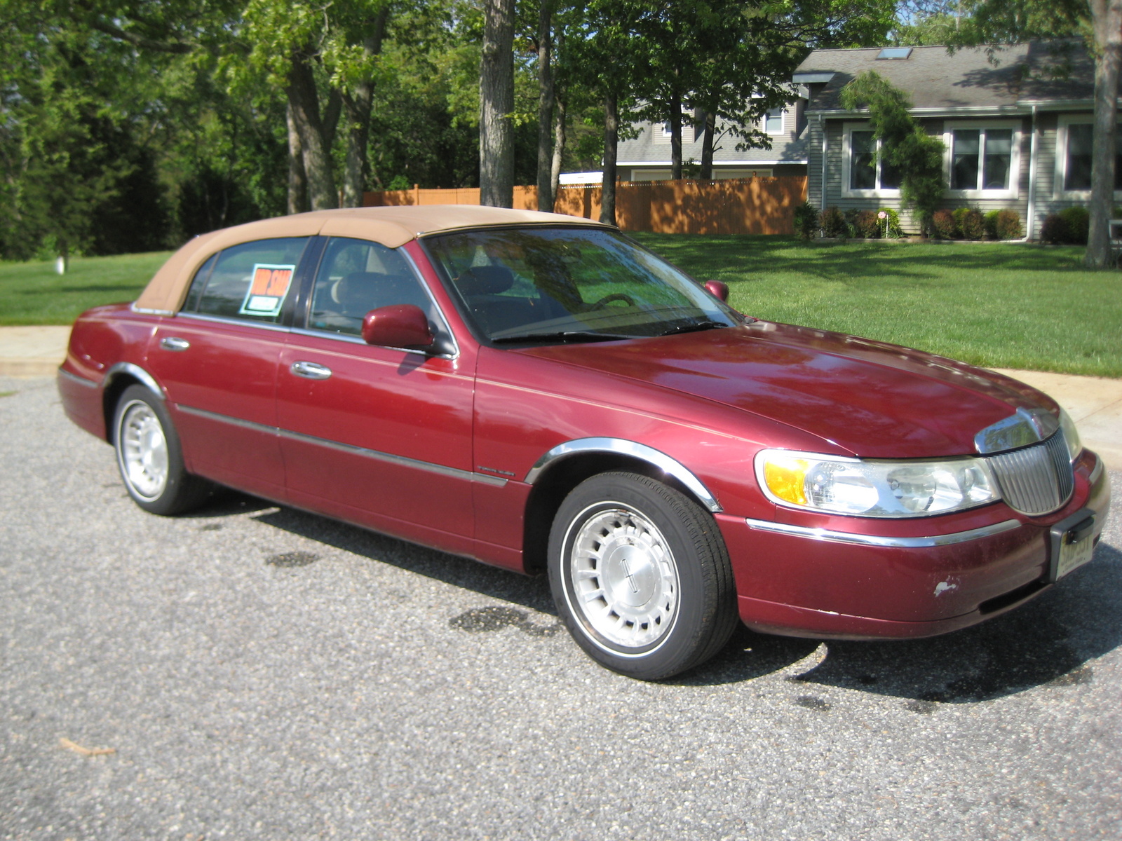 1998 Lincoln Town Car Pictures CarGurus