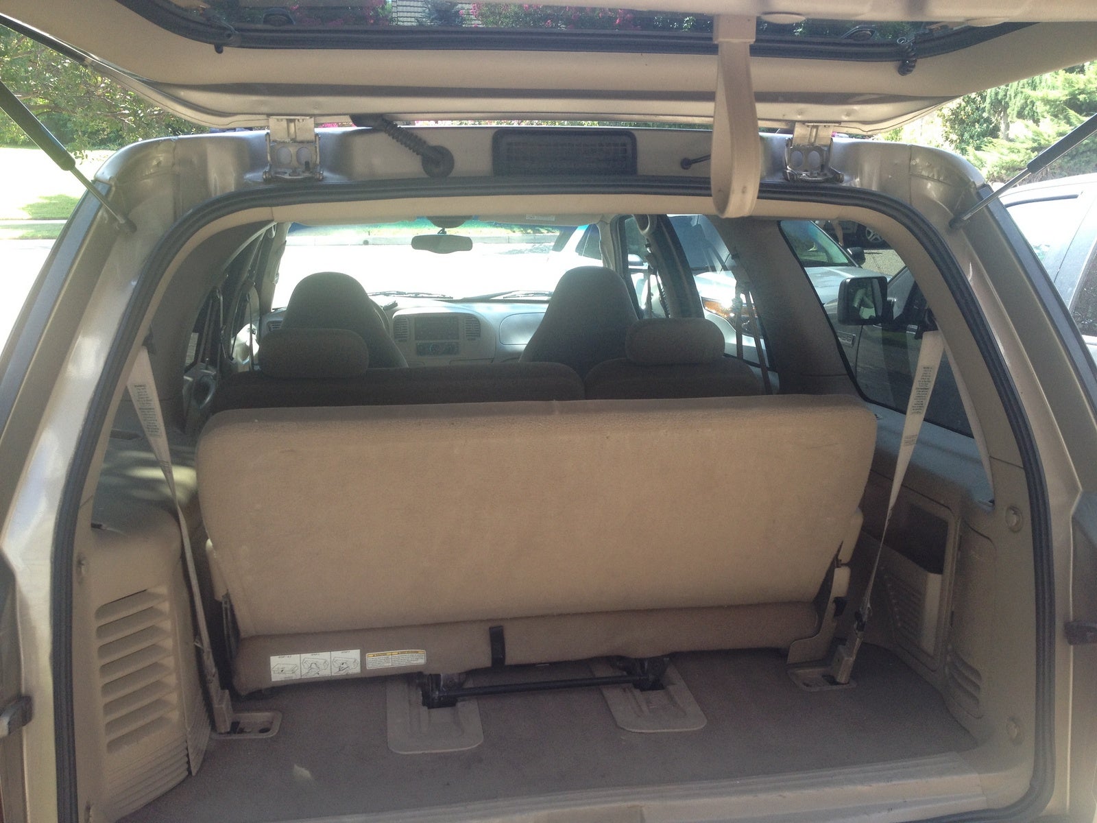 2001 Ford expedition interior dimensions