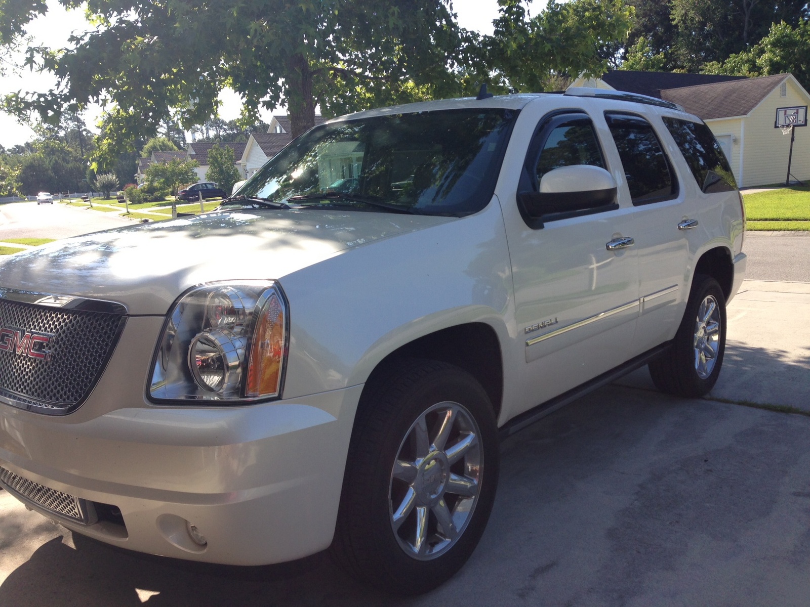 2013 GMC Yukon Denali Pictures CarGurus