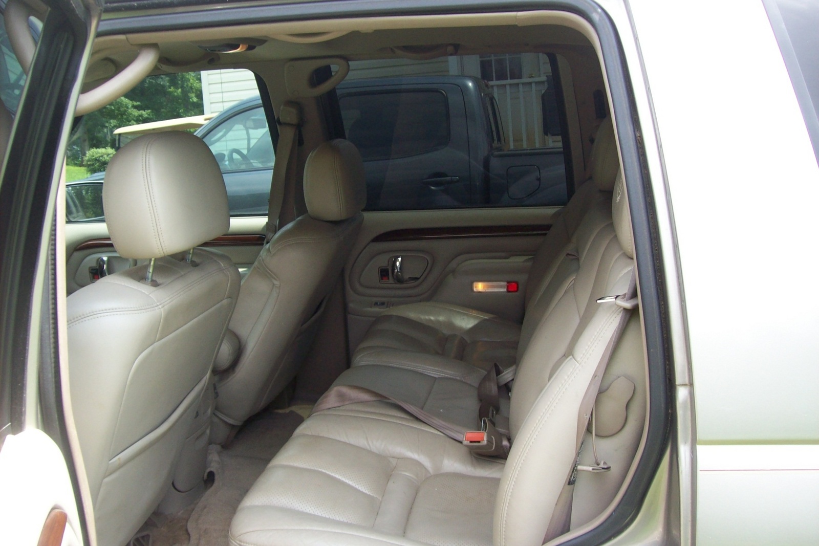 2000 Cadillac Escalade Pictures Cargurus