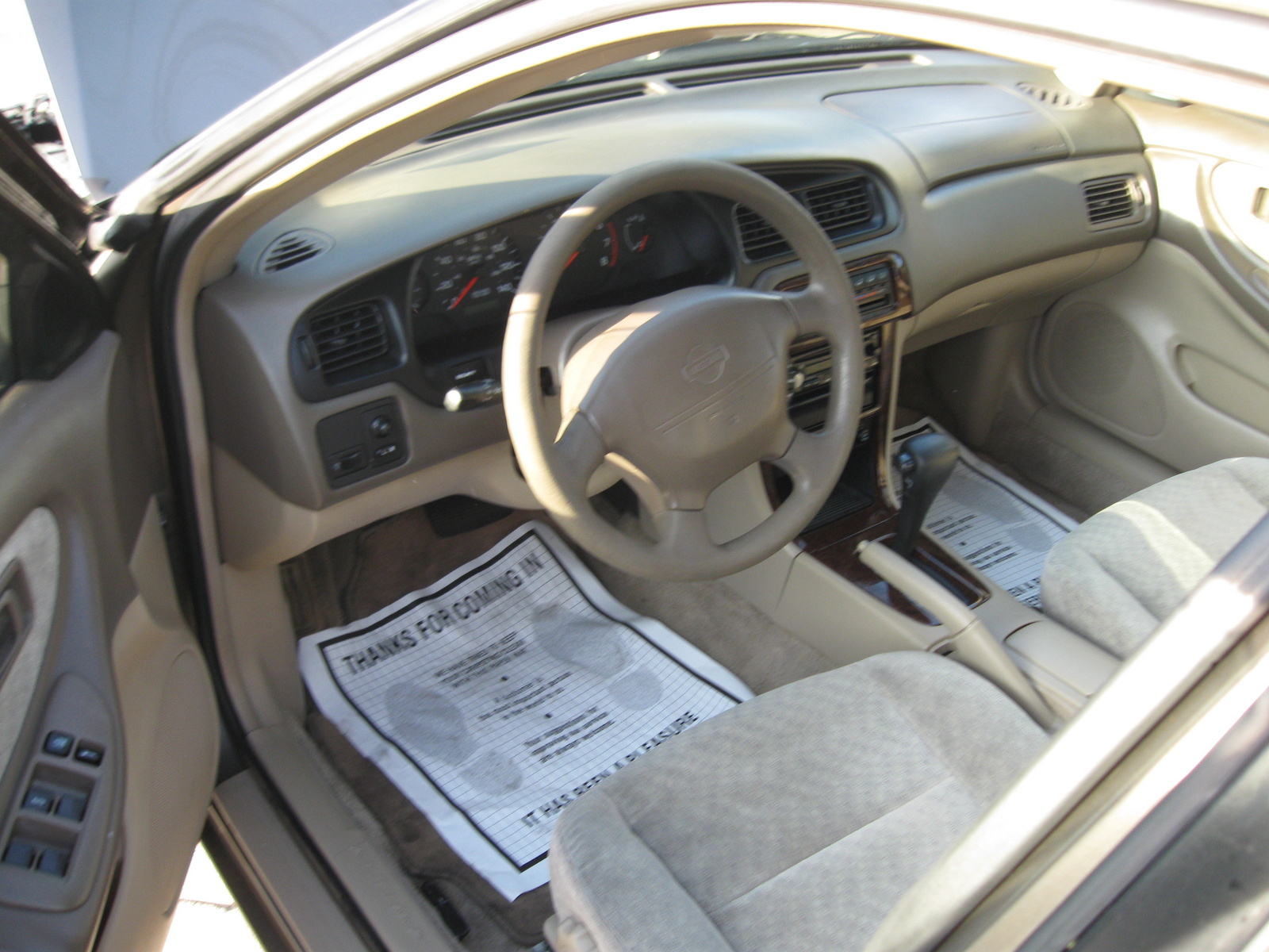 2000 Nissan altima gxe interior #5