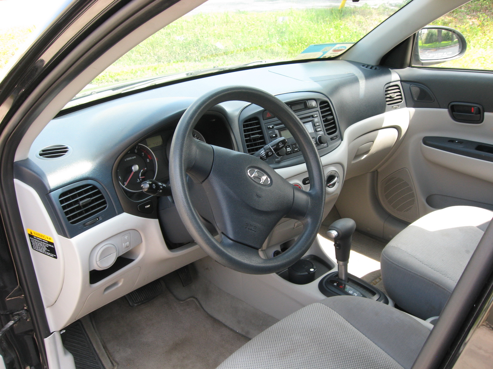 2007 Hyundai Accent - Interior Pictures - Cargurus