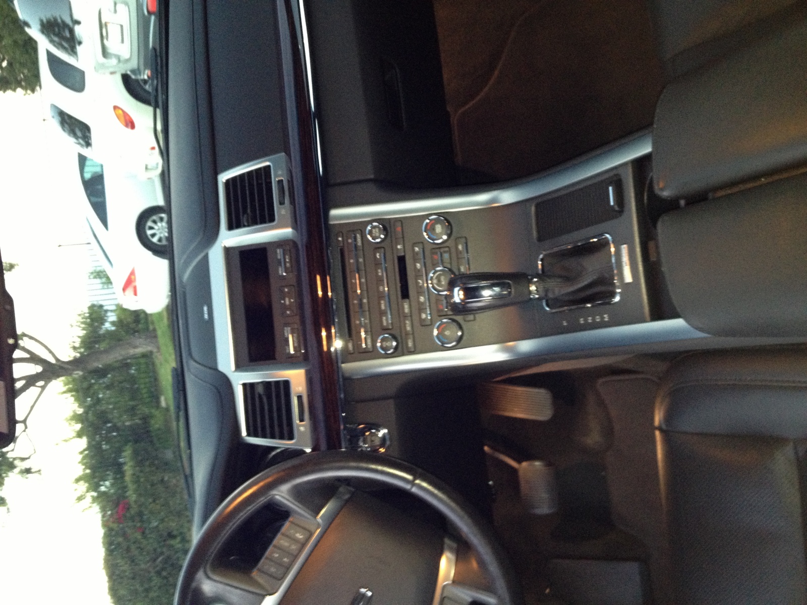 2011 Lincoln MKS