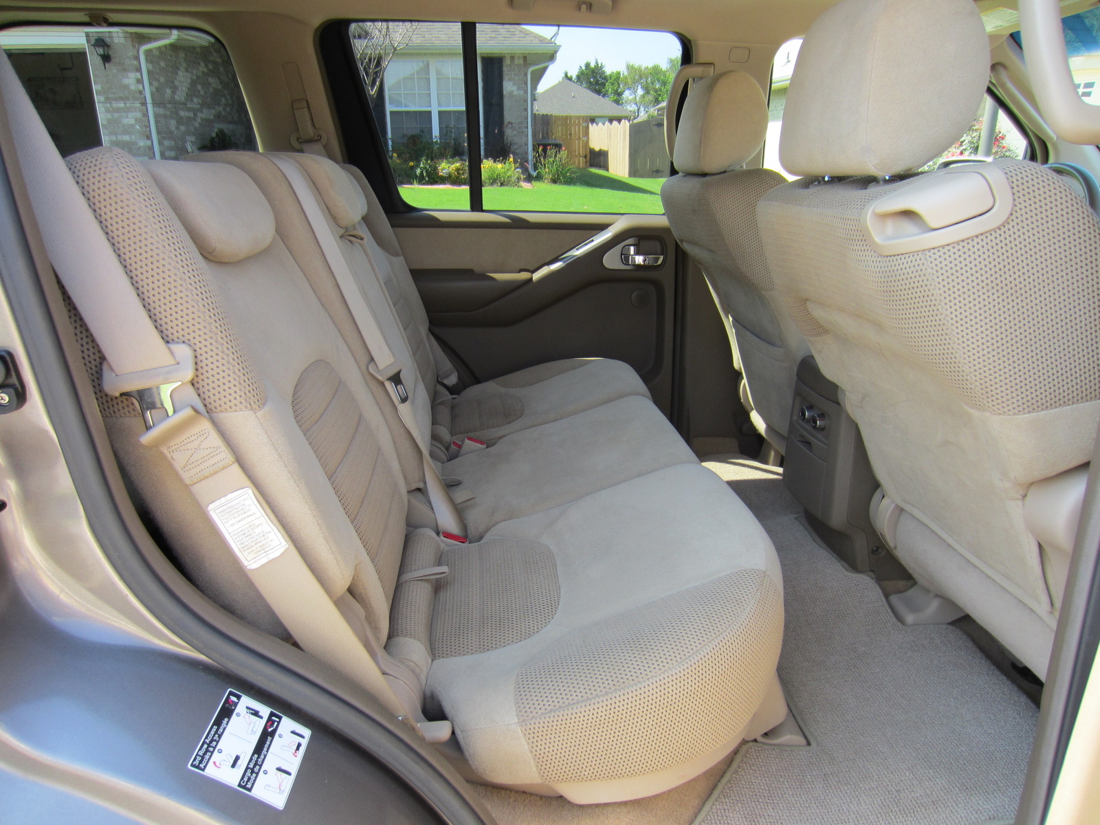 2005 Nissan pathfinder se interior #2