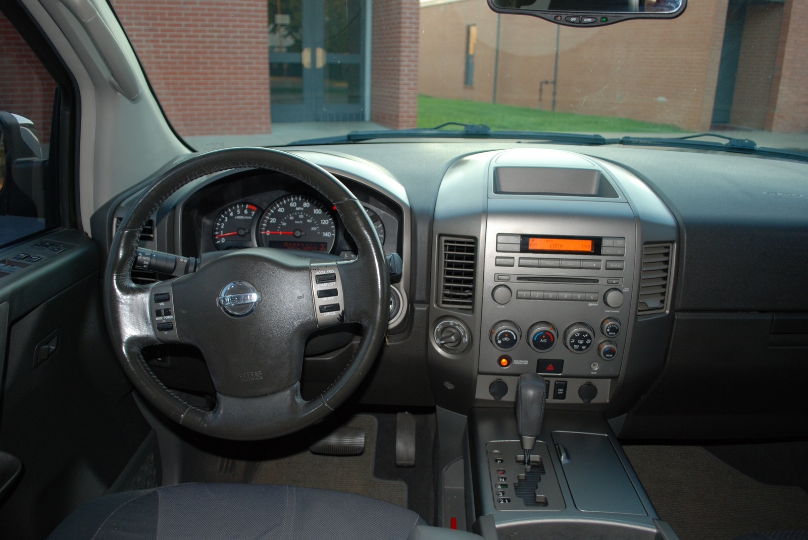 2005 Nissan armada interior pics