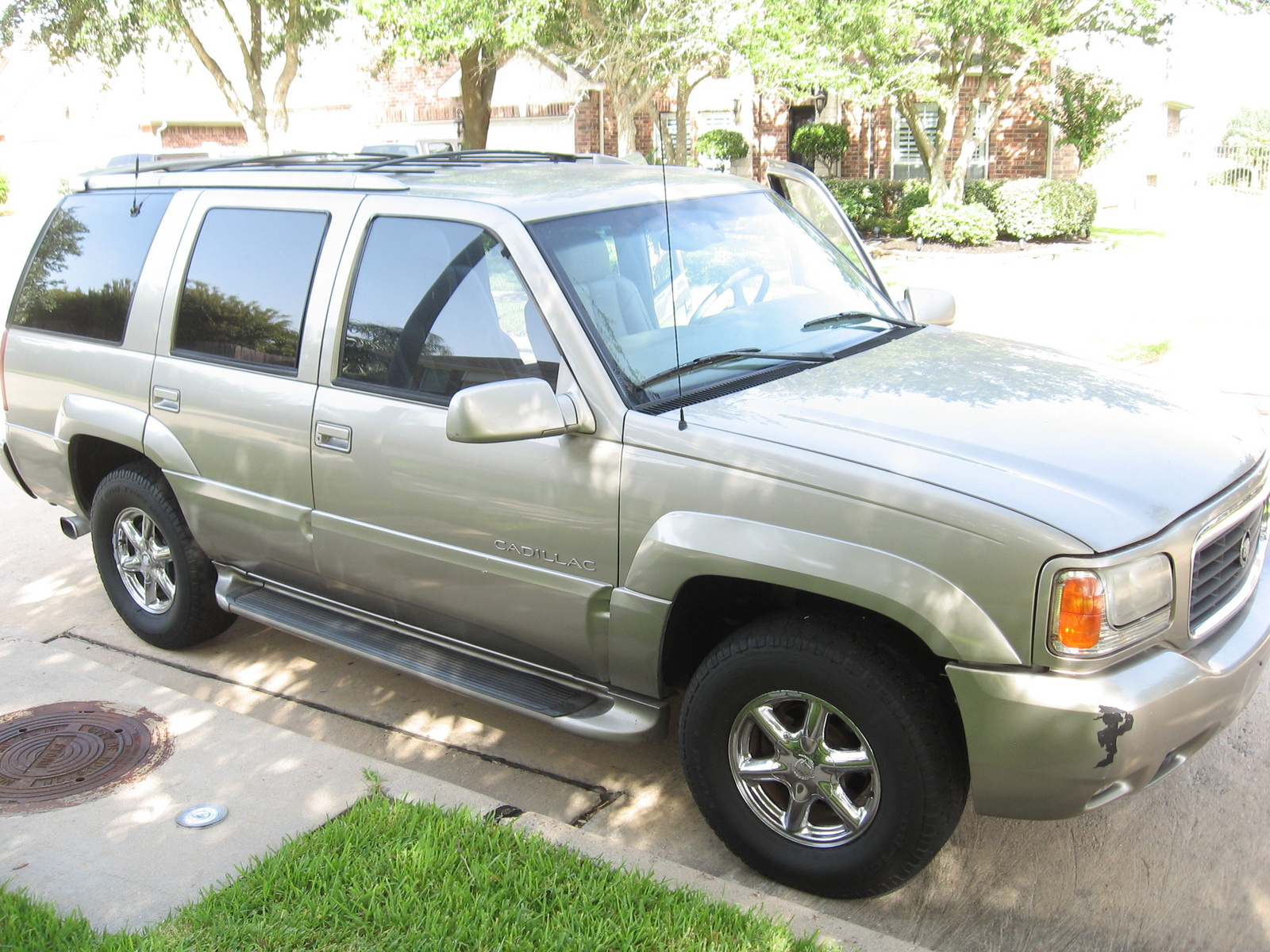 2000 Cadillac Escalade