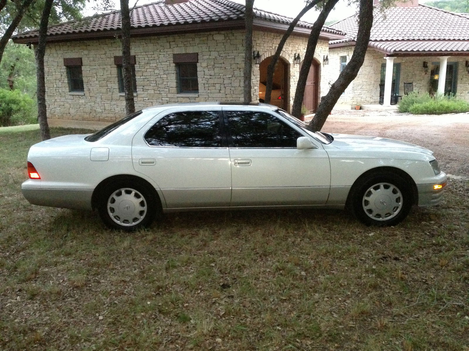 1996 Lexus LS 400