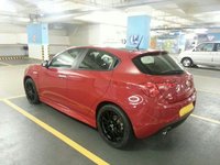 2011 Alfa Romeo Giulietta Overview 2011 Alfa Romeo Giulietta Overview