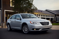 2014 Chrysler 200 Overview 2014 Chrysler 200 Overview