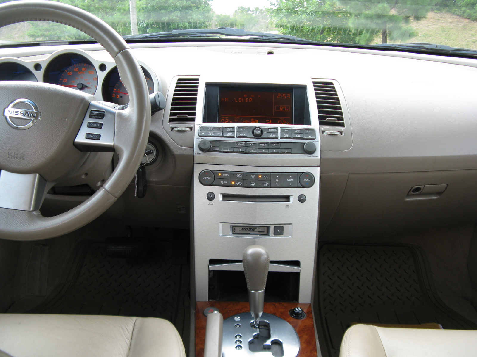 2006 Nissan maxima interior