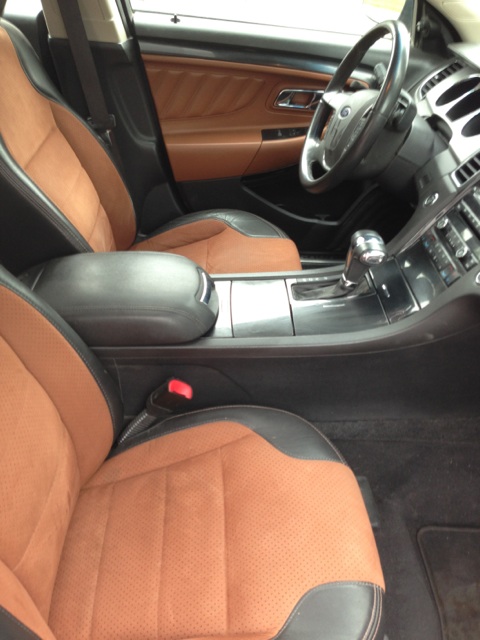 2010 Ford Taurus