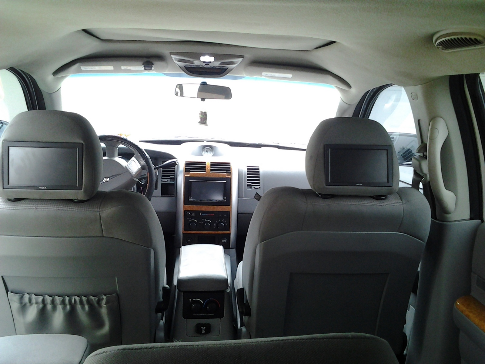 2007 Chrysler Aspen Interior Pictures Cargurus