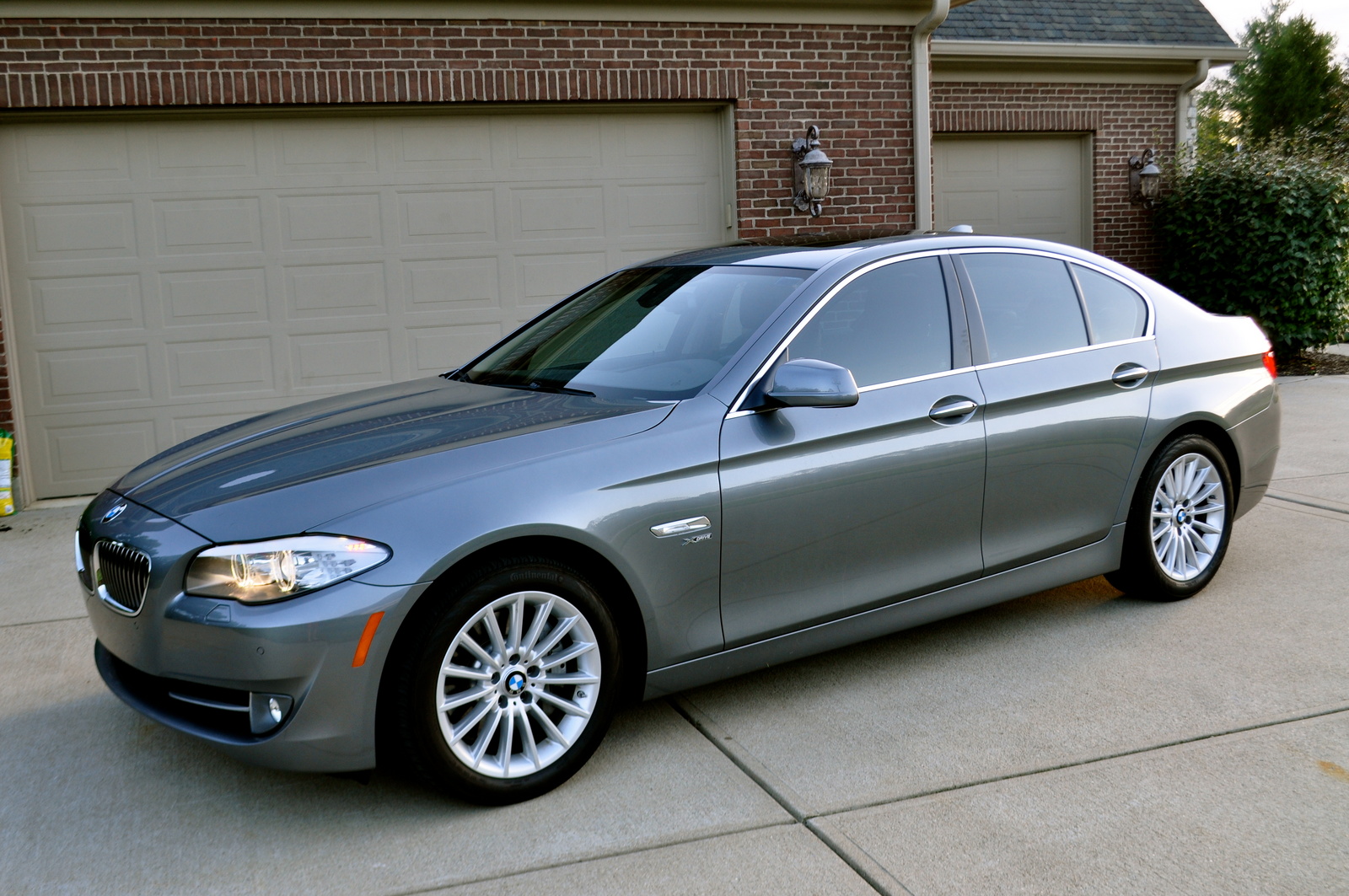 2011 BMW 528i xDrive related infomation,specifications