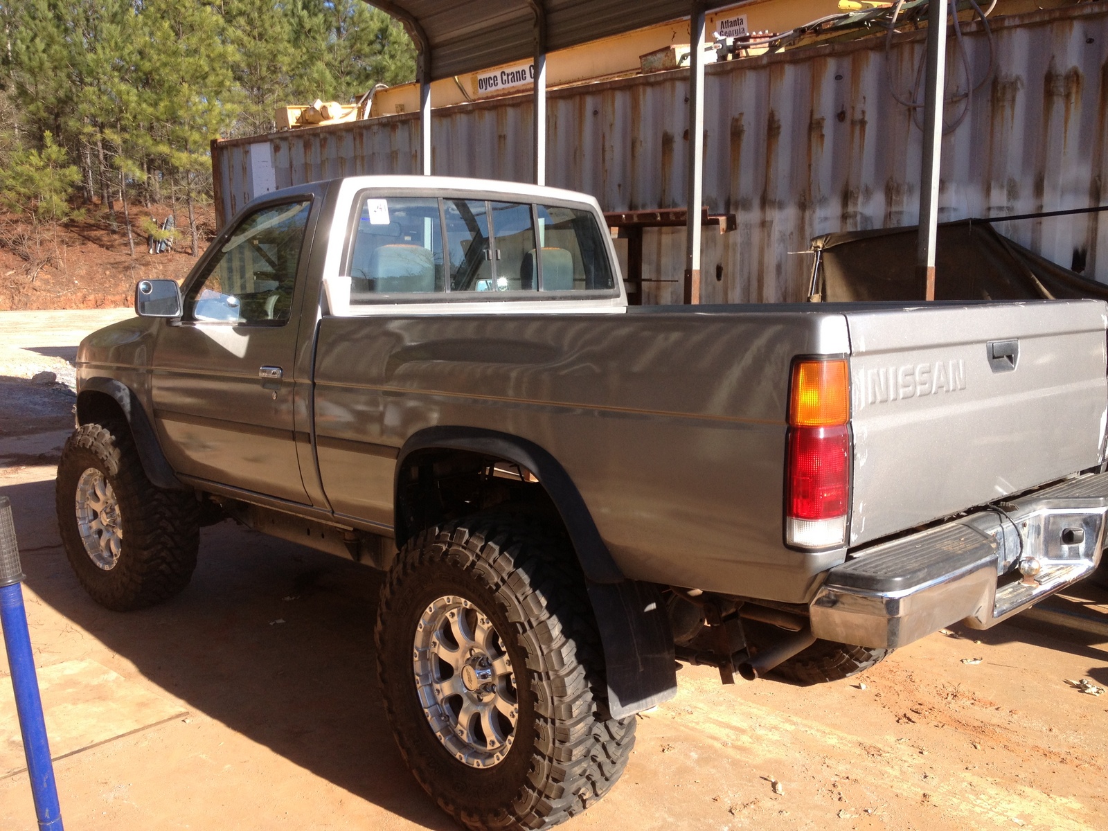 1987 Nissan truck 4wd #2