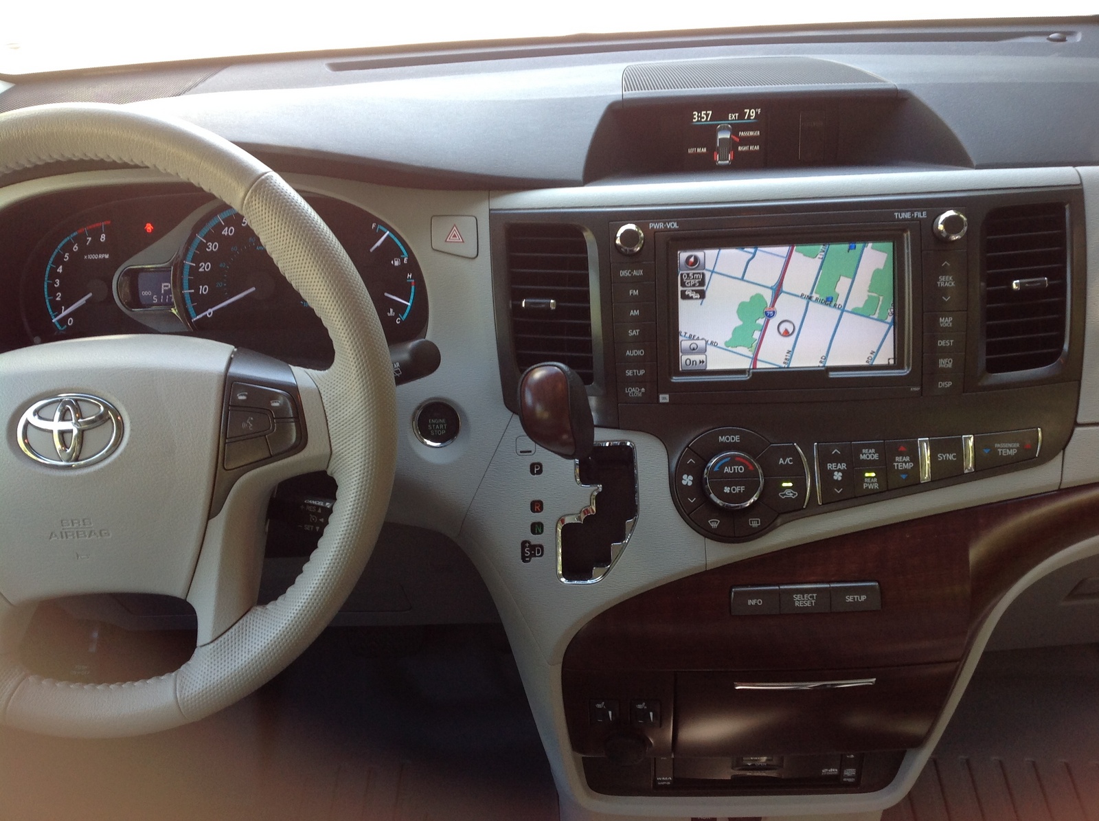 2013 Toyota Sienna Pictures Cargurus