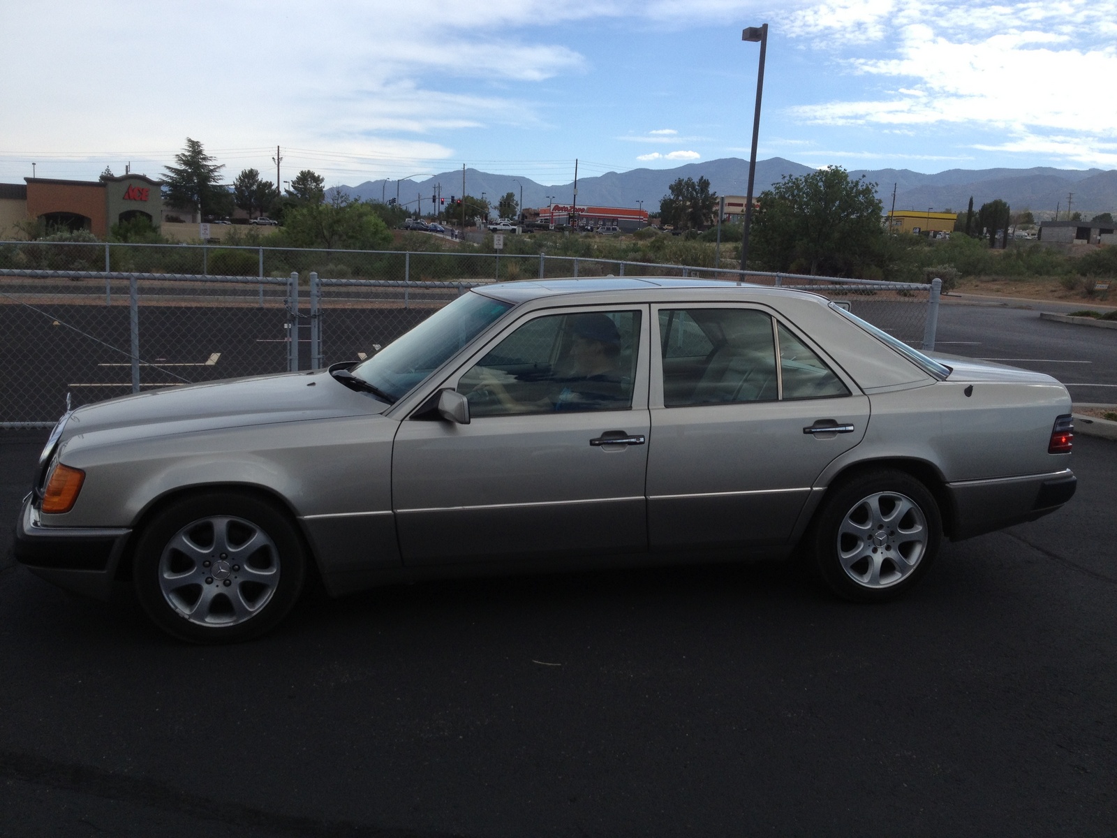 1993 Mercedes 300e convertible #1