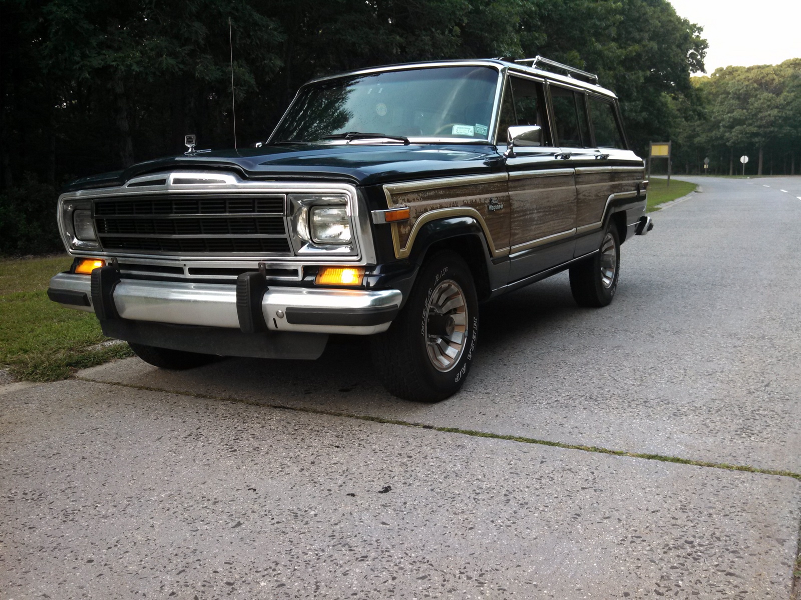 1991 Jeep grand wagoneer specifications