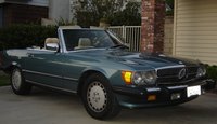 1988 Mercedes-Benz 560-Class Overview 1988 Mercedes-Benz 560-Class Overview
