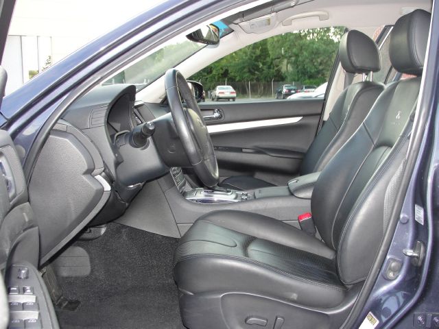 2011 Infiniti G37