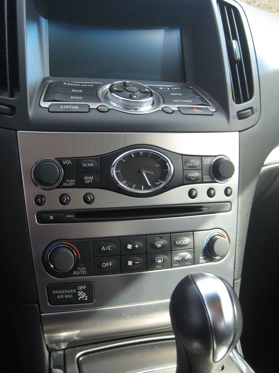 2011 Infiniti G37