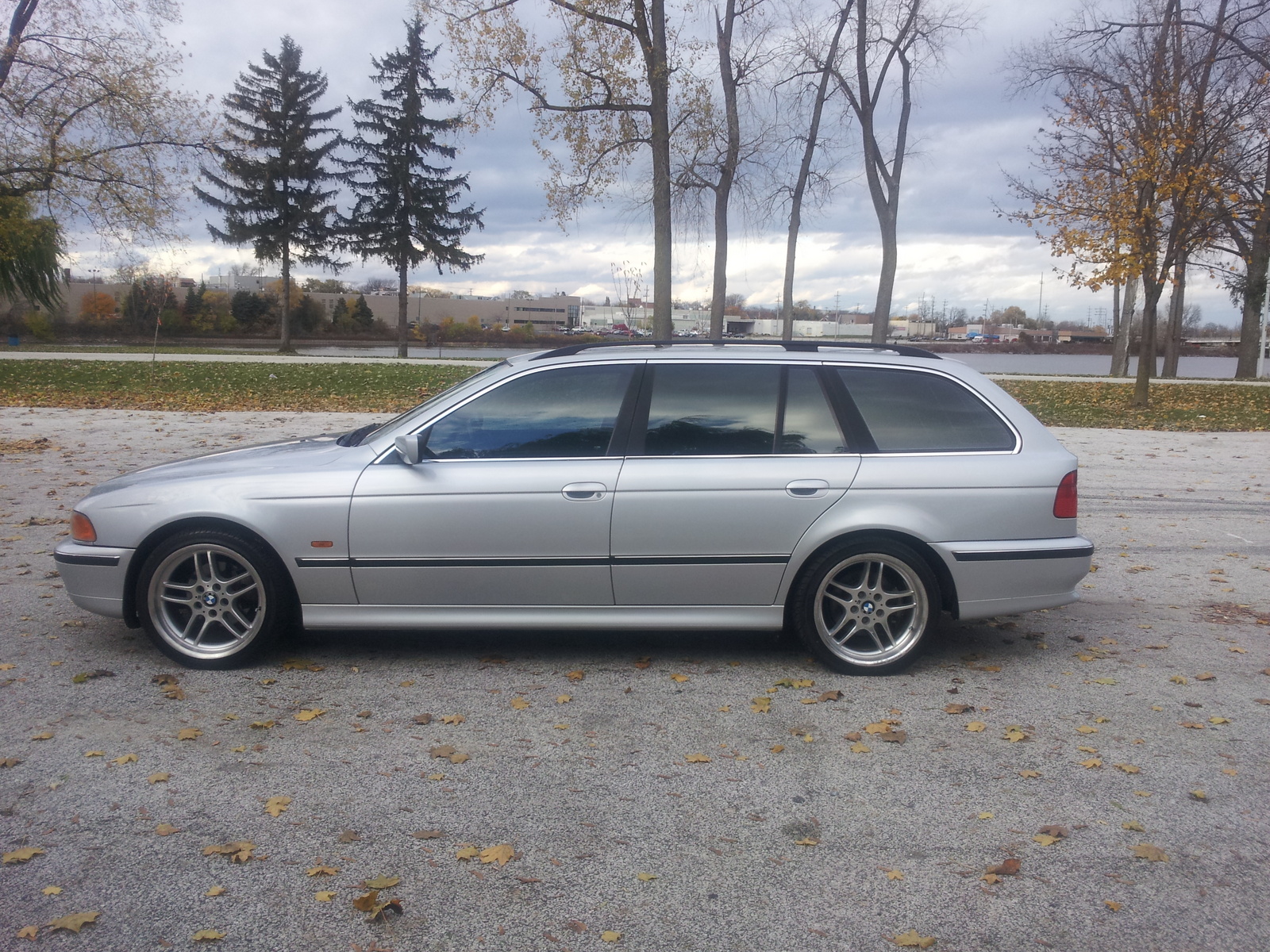 2000 Bmw 528i station wagon #3