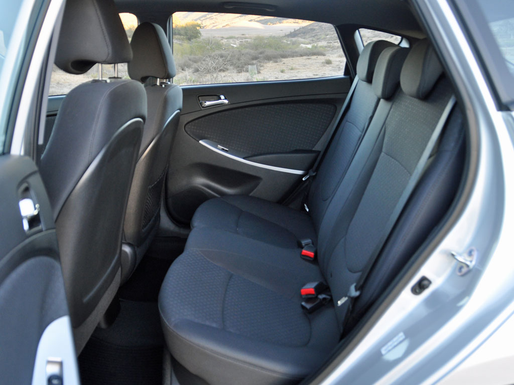 2013 Hyundai Accent SE Hatchback, interior