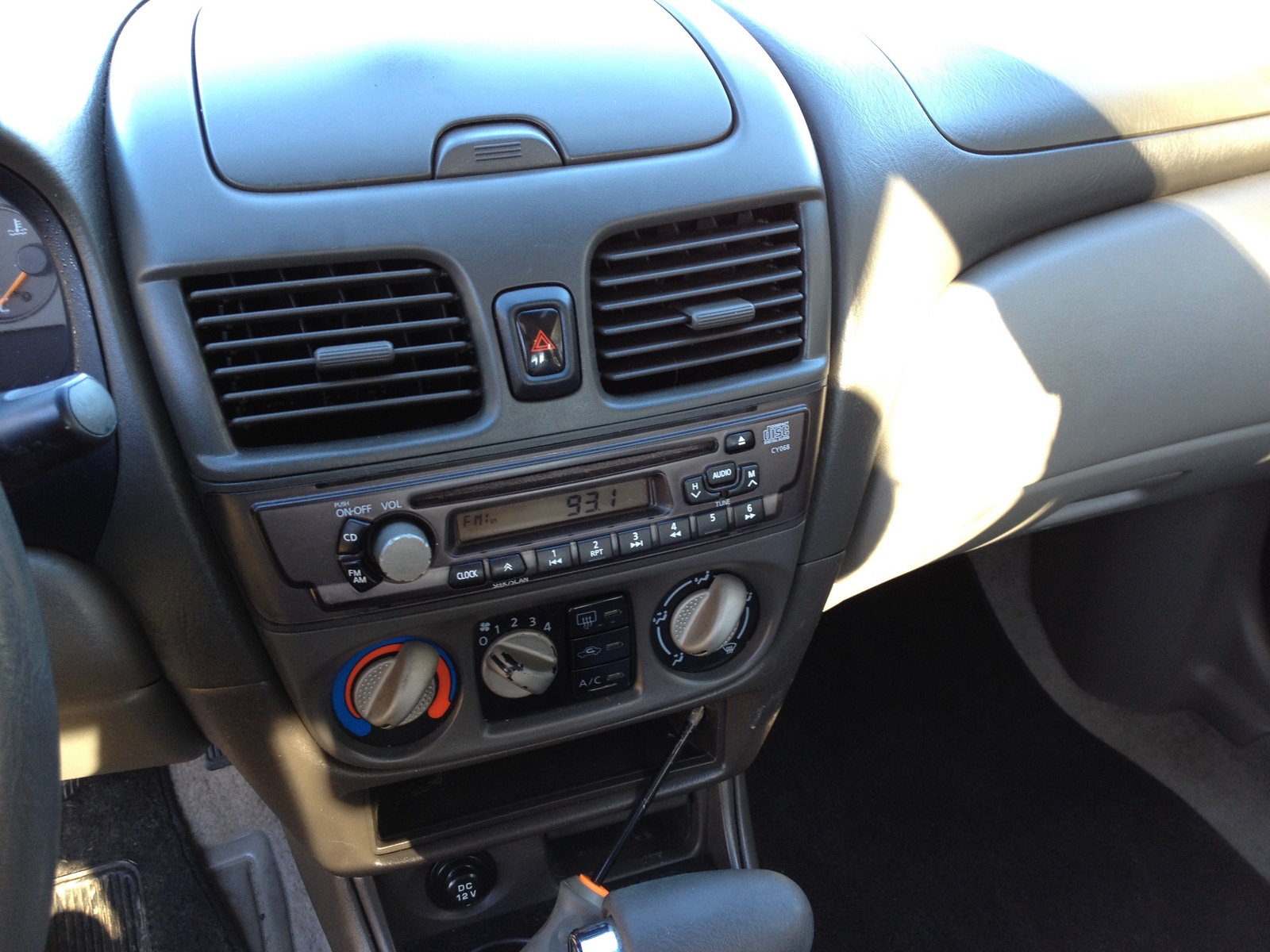 2001 Nissan sentra upholstry #2