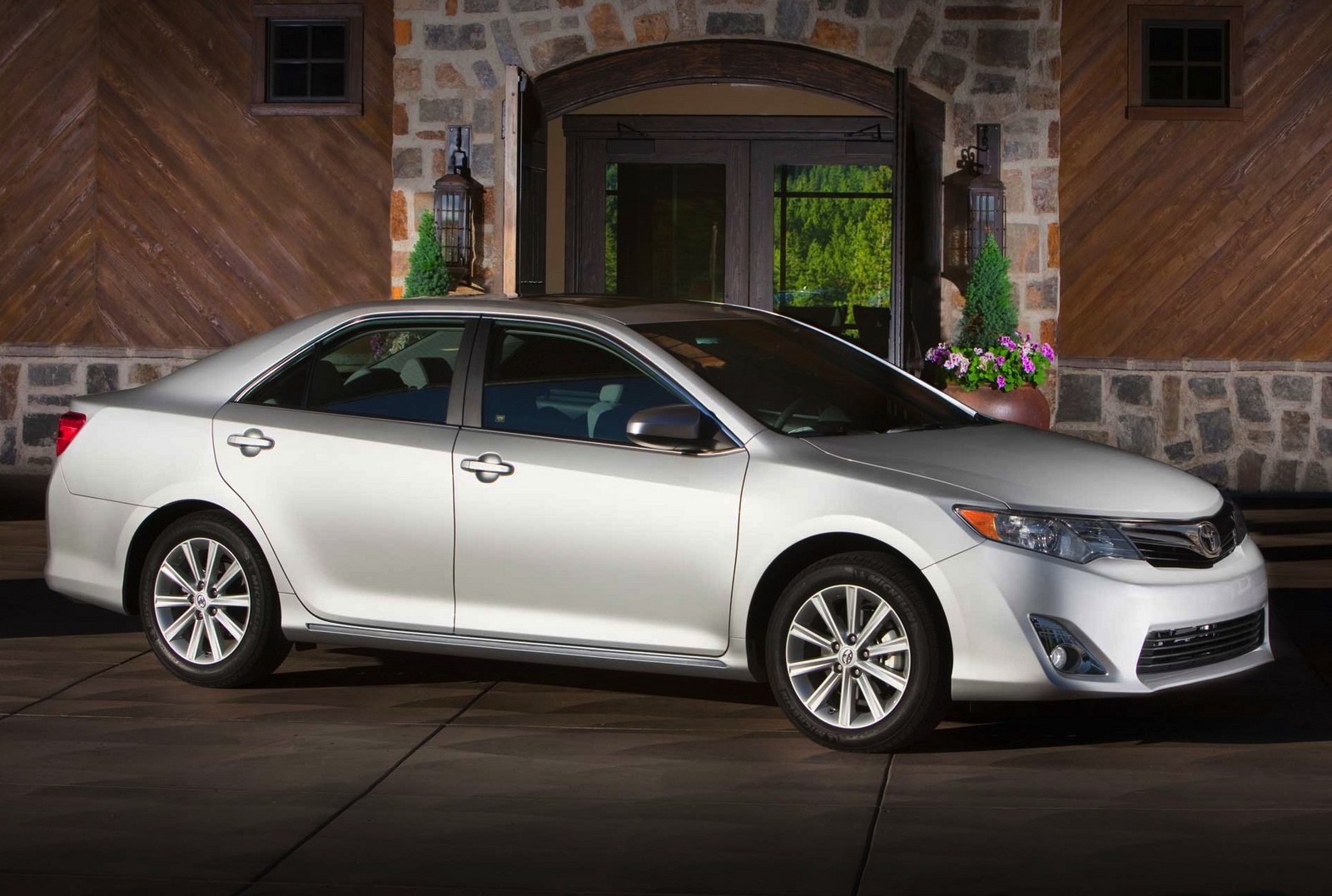 2013 toyota camry review canada #2