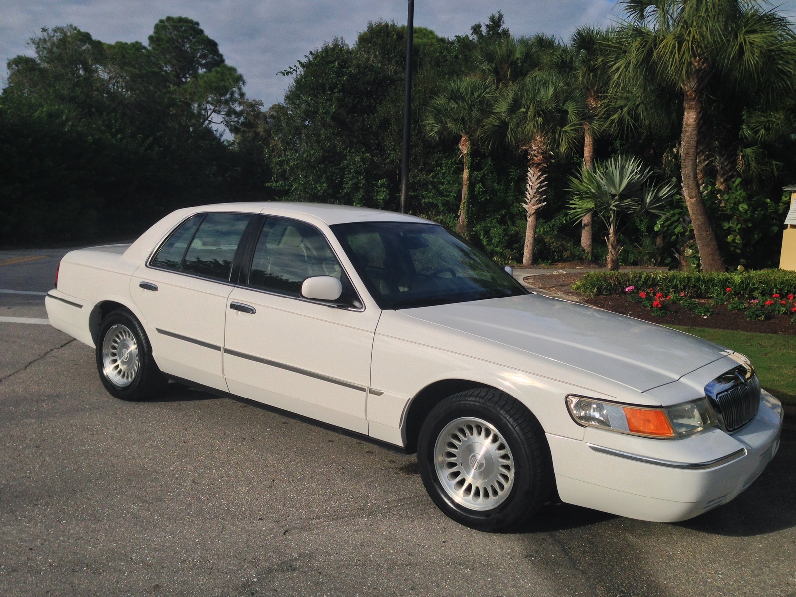 2001 Mercury Grand Marquis Pictures CarGurus
