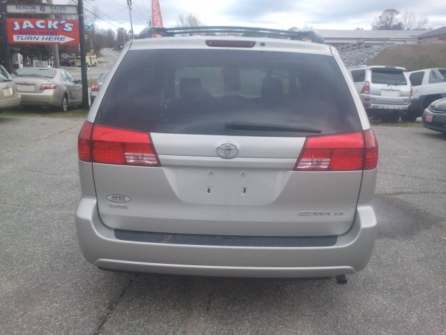 2004 Toyota Sienna
