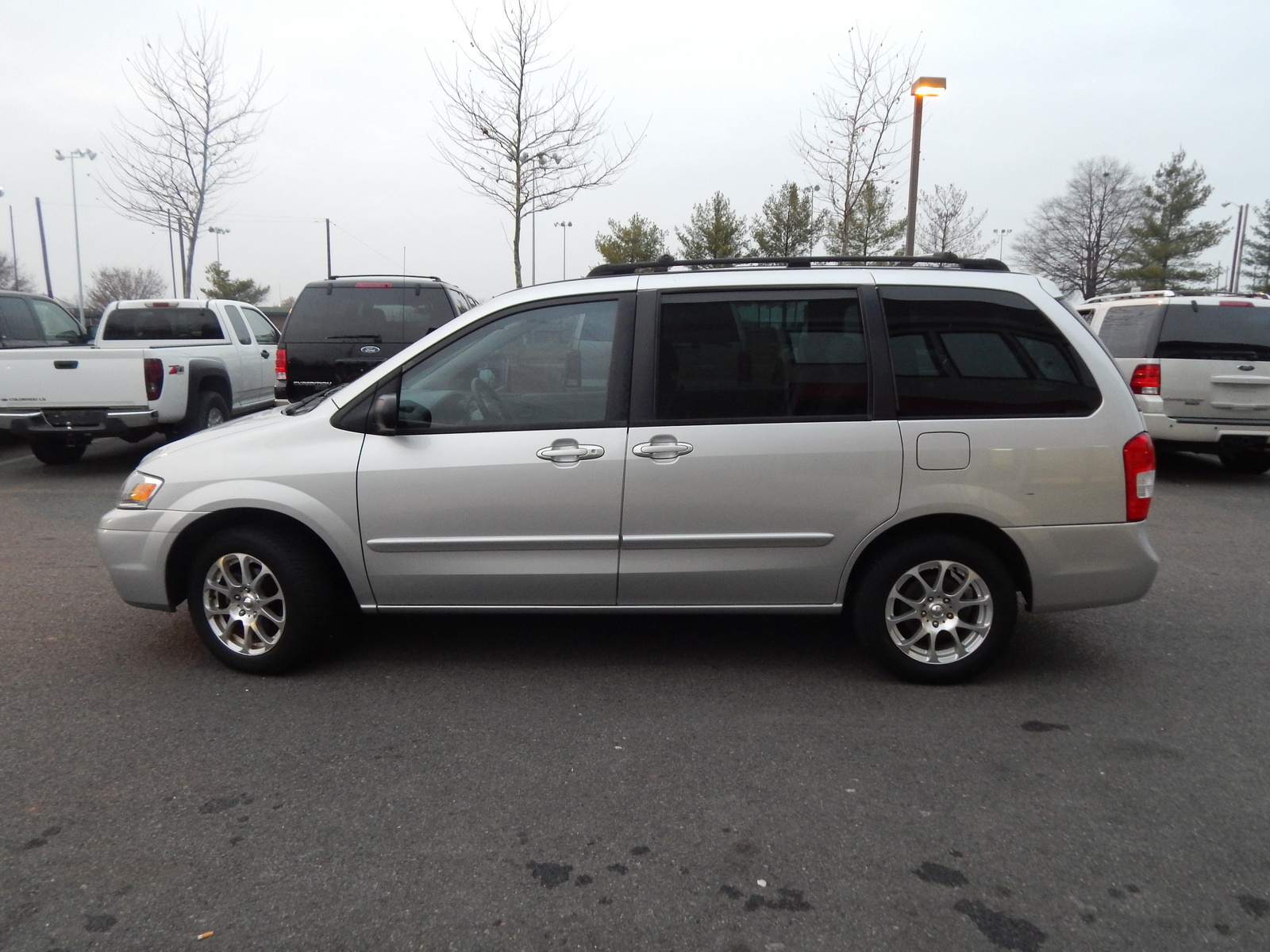2001 Mazda MPV