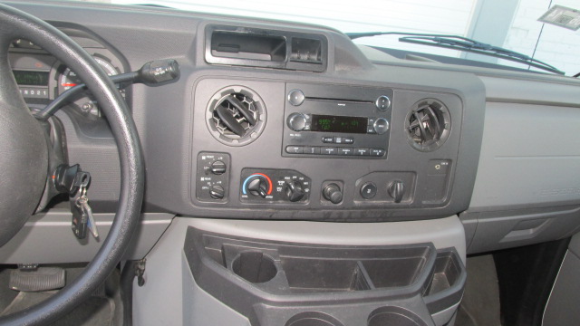 2010 Ford E-Series Passenger