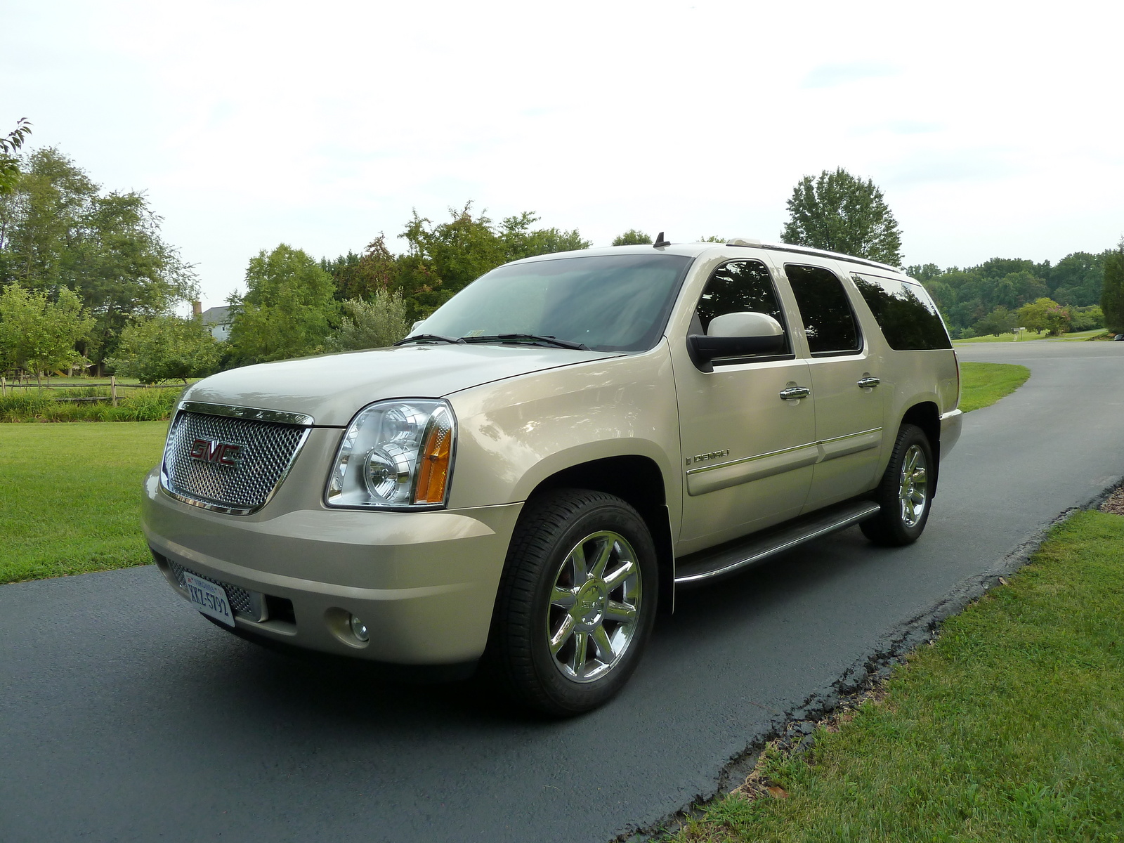 2007 GMC Yukon Denali Pictures CarGurus