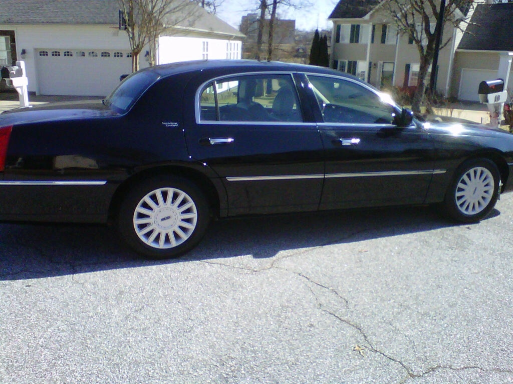 2005 Lincoln Town Car