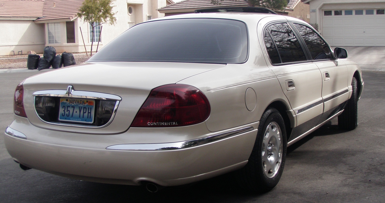1999 Lincoln Continental Pictures CarGurus