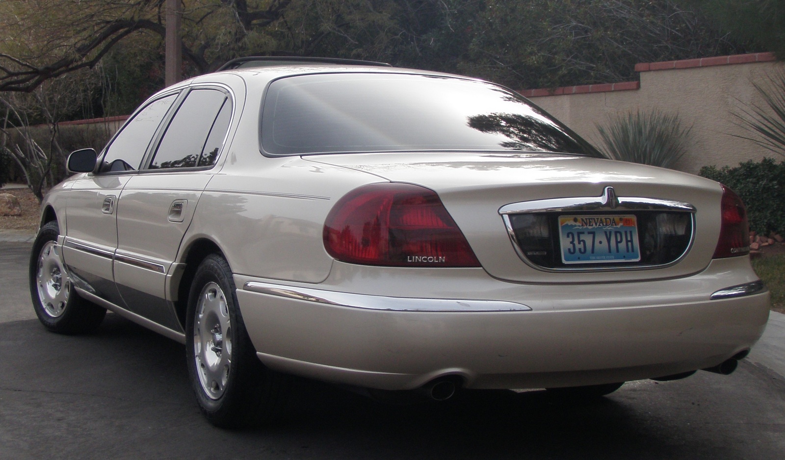 1999 Lincoln Continental Overview CarGurus