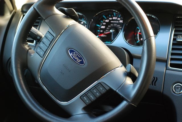 2011 Ford Taurus