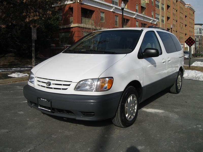 Pictures of toyota sienna 2002