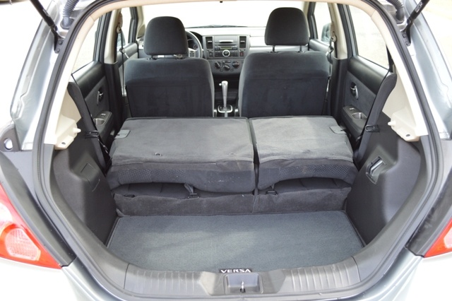 2012 Nissan versa hatchback interior #4