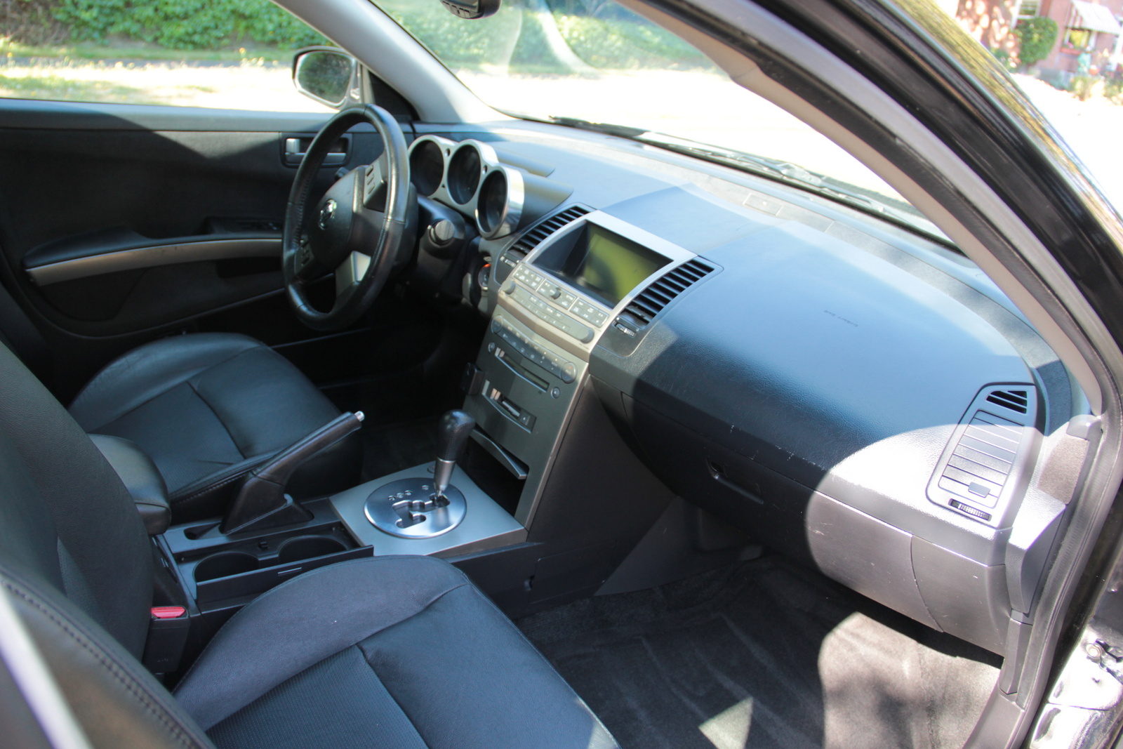 2004 Nissan maxima interior #3