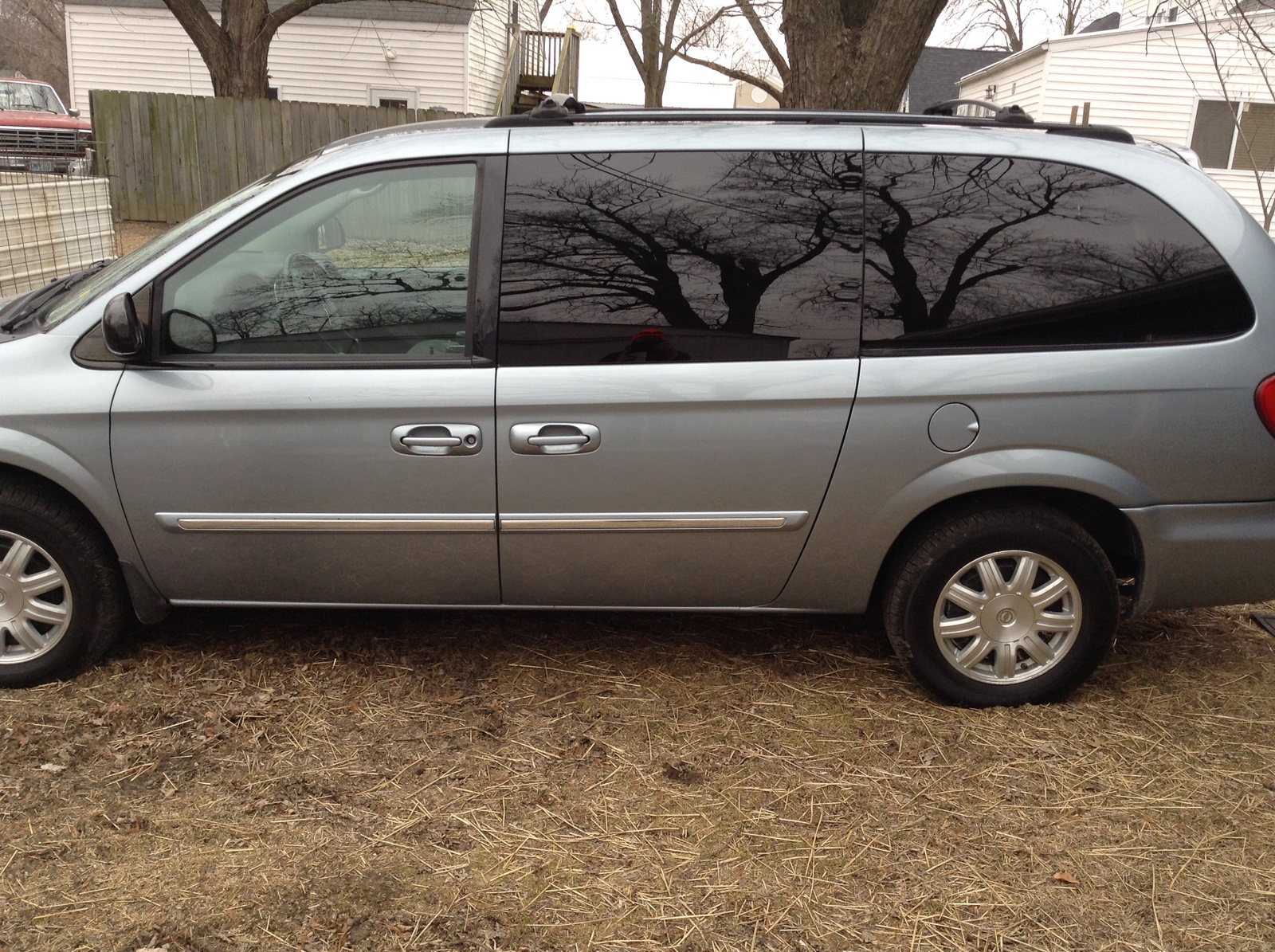 2006 Chrysler Town & Country Pictures CarGurus