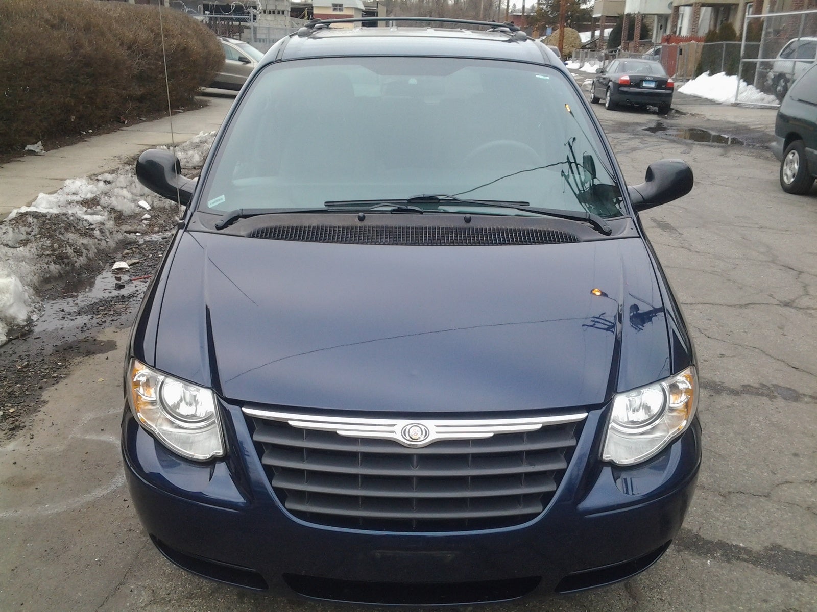 2005 Chrysler town and country cargo space
