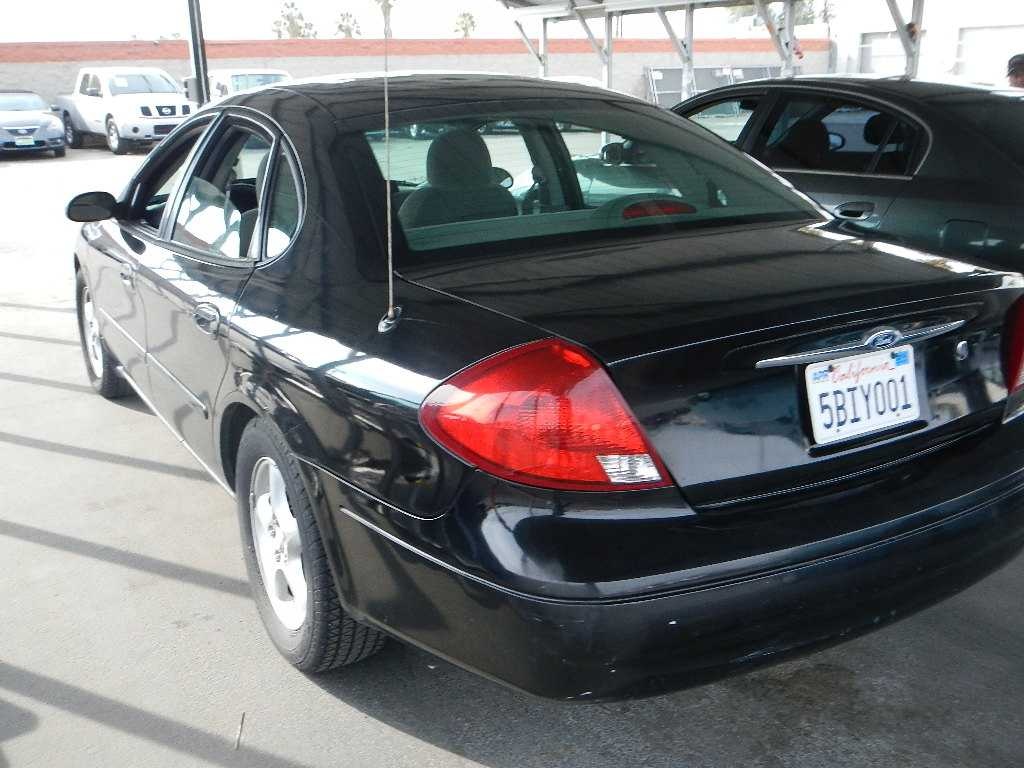 2000 Ford Taurus