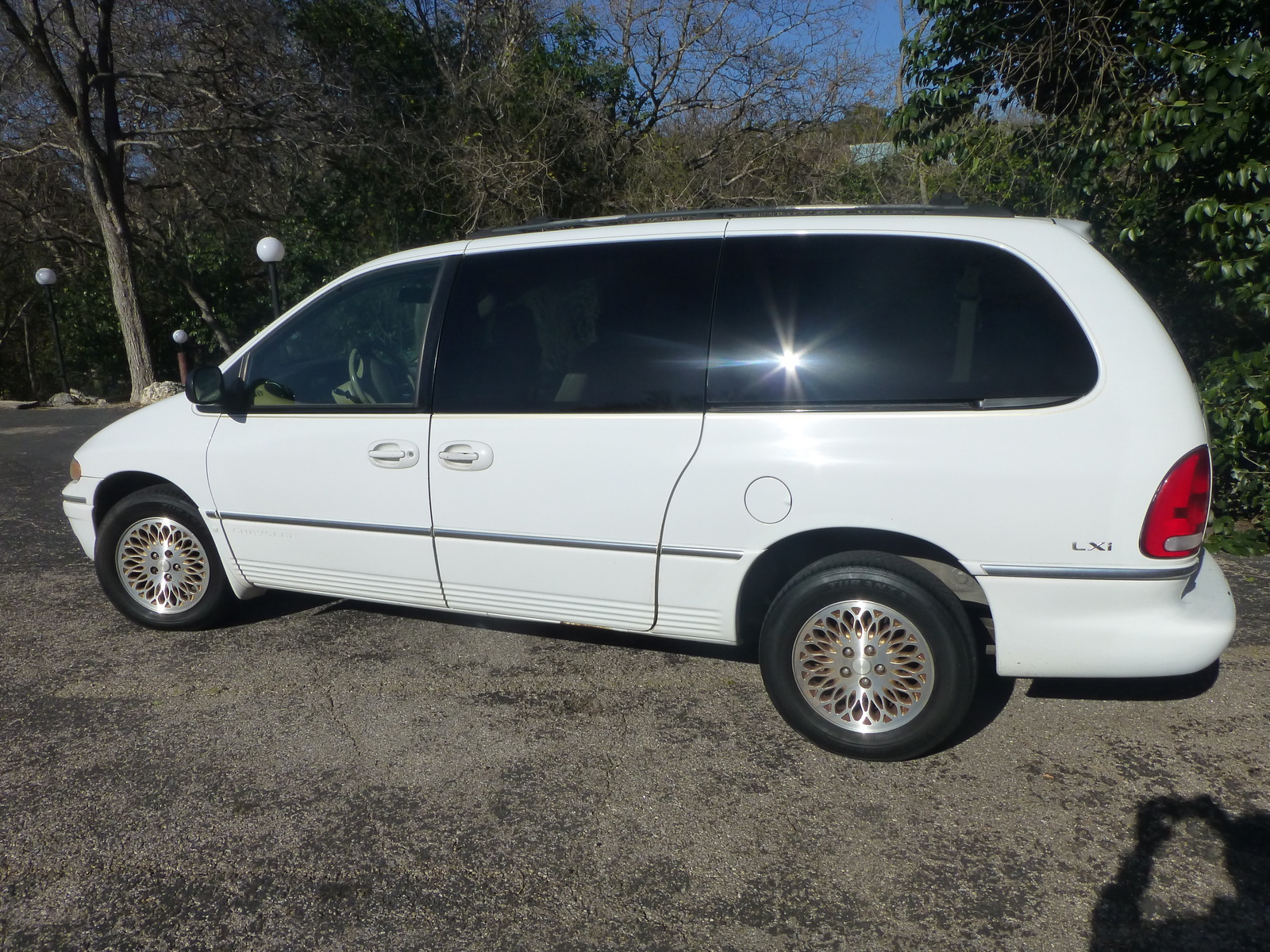 1996 Chrysler town country lxi specs #3