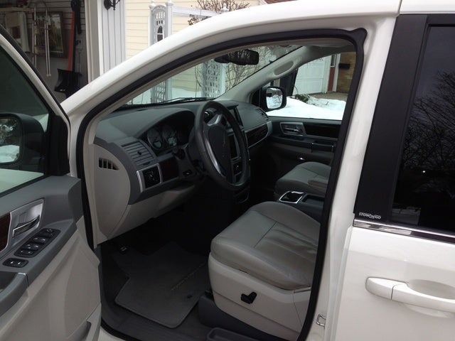 Picture of 2010 Chrysler Town & Country Touring, interior
